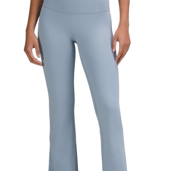 Lululemon Align Low Rise flared in Chamray - Picture 3 of 14